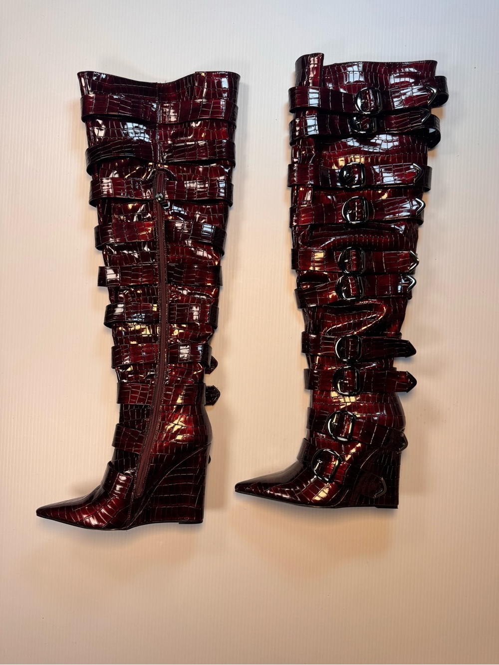 🔥 NIB Azalea Wang “Cinzia” Red Croc Buckle Knee-High Boots 🔥 sizes 6, 7 and 7.5 - Picture 2 of 6